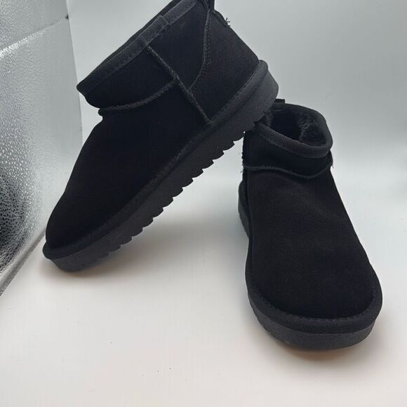 CUSHIONAIRE Women's Cozy Genuine Suede Ankle SnowβBoots - Pull-On SIZE 6 BLACKβοΈ - Picture 5 of 7